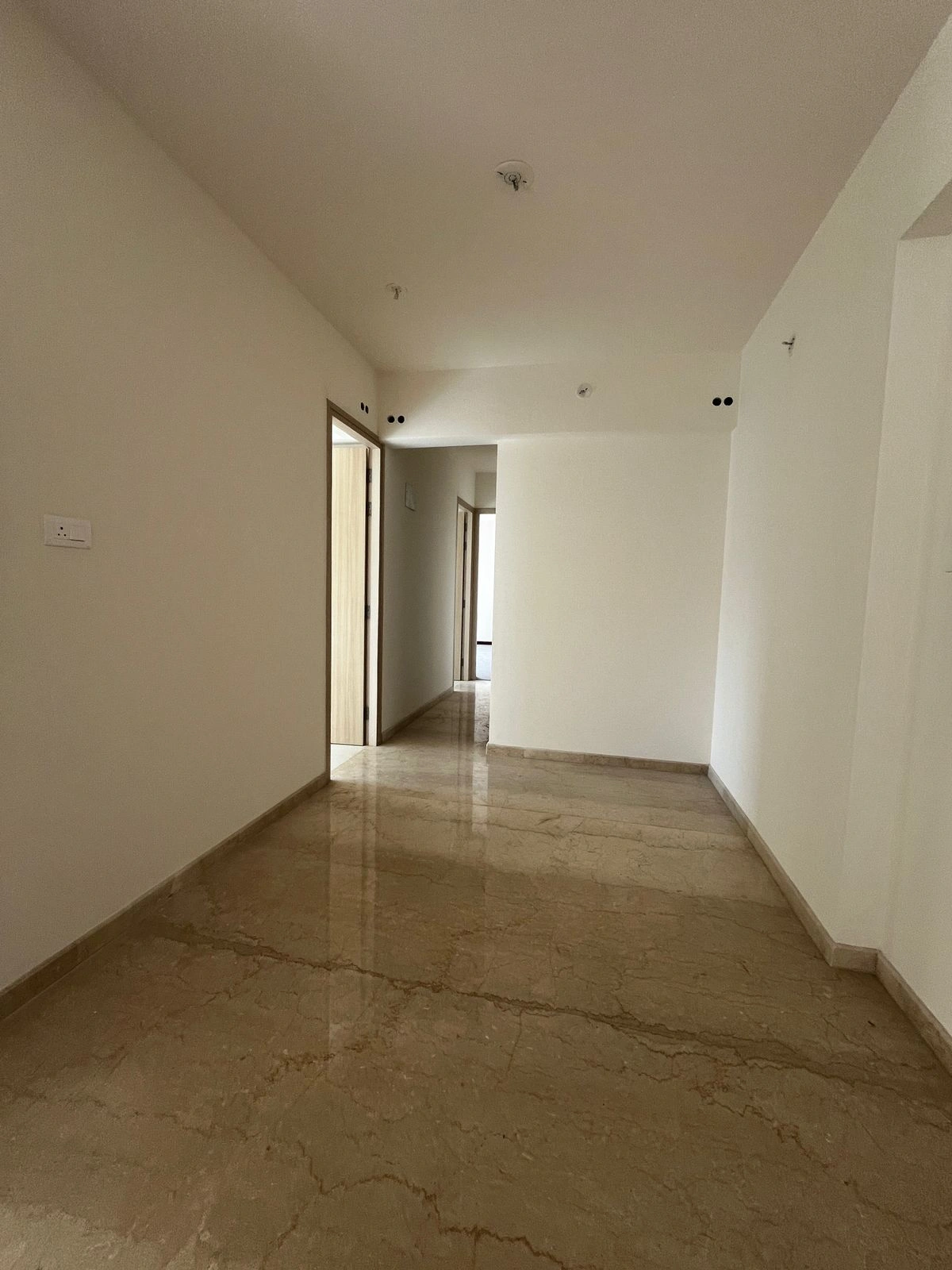 2 BHK Flat for Rent in Lodha raj Infinia, Malad West